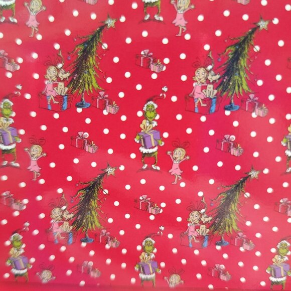 The Grinch Oversized Throw Blanket 60"x70" Christmas Red & White Polka Dots - Picture 7 of 11